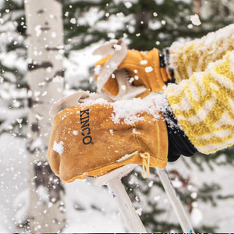 How to Waterproof Your Leather Gloves with Nikwax&reg;